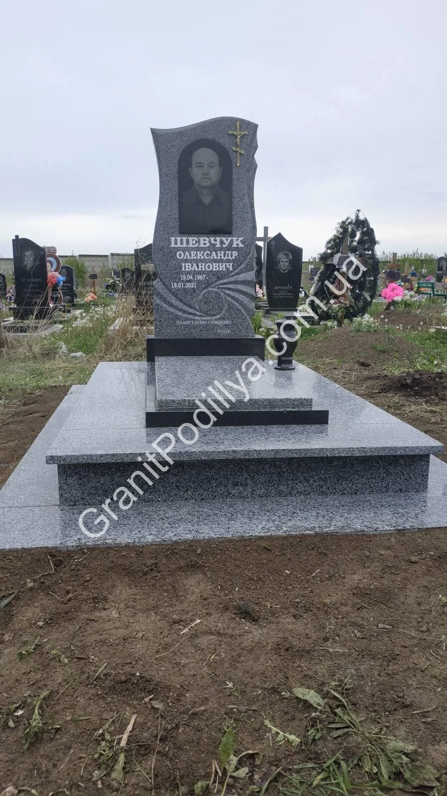 Одинарний пам'ятник з граніту - Кам'янець-Подільський | GranitPodillya